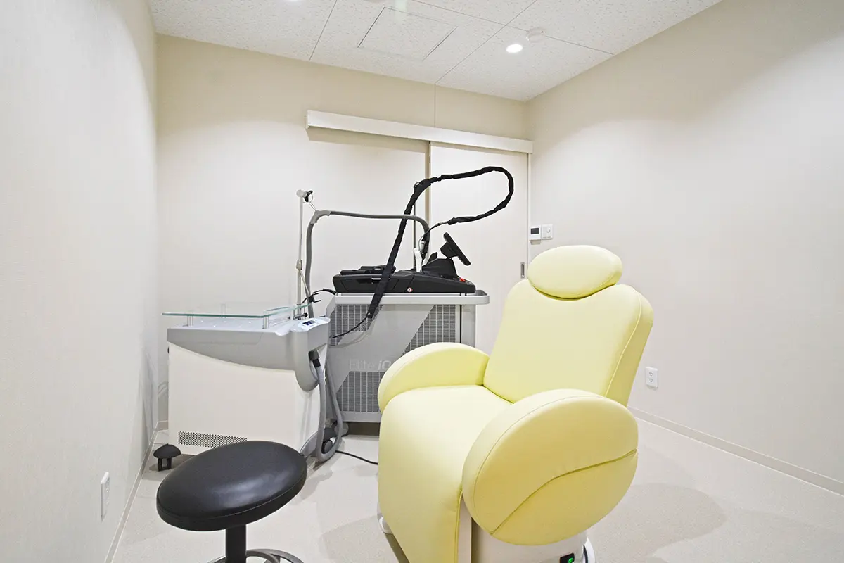 美容皮膚科施術室